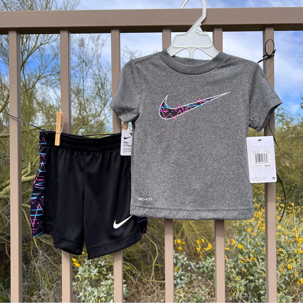 ⬇️💲NIKE NWT 2Pc Short Set Boy’s Size 2T Color Black Shorts Grey Top